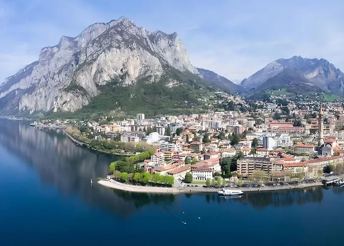 Lägenhet Lecco Holiday Apartment *