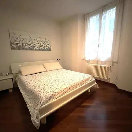 Lecco Holiday Apartment * Лекко