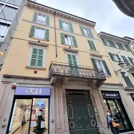 Lecco Holiday Apartment Appartement