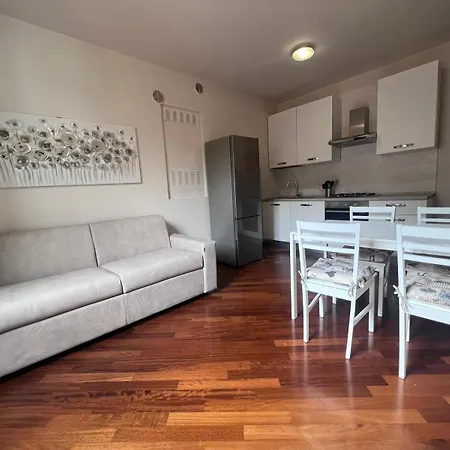 Lecco Holiday Apartment Apartment